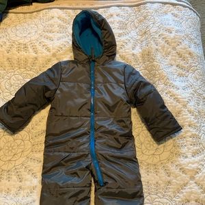 Winter bodysuit / snow suit.